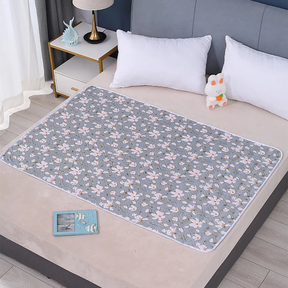 80x120cm 4 Layer Cartoon Dino Heart Diapering Mat Waterproof Washable Changing Pads for Night and Menstrual Protection Baby Care