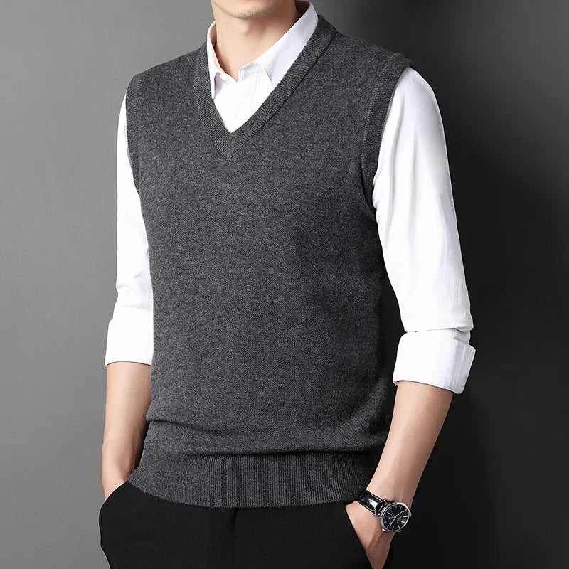 Men's Solid Color Sweater Vest Casual Fashion Warm Top for All Seasons Comfortable Breathable Layering Essential